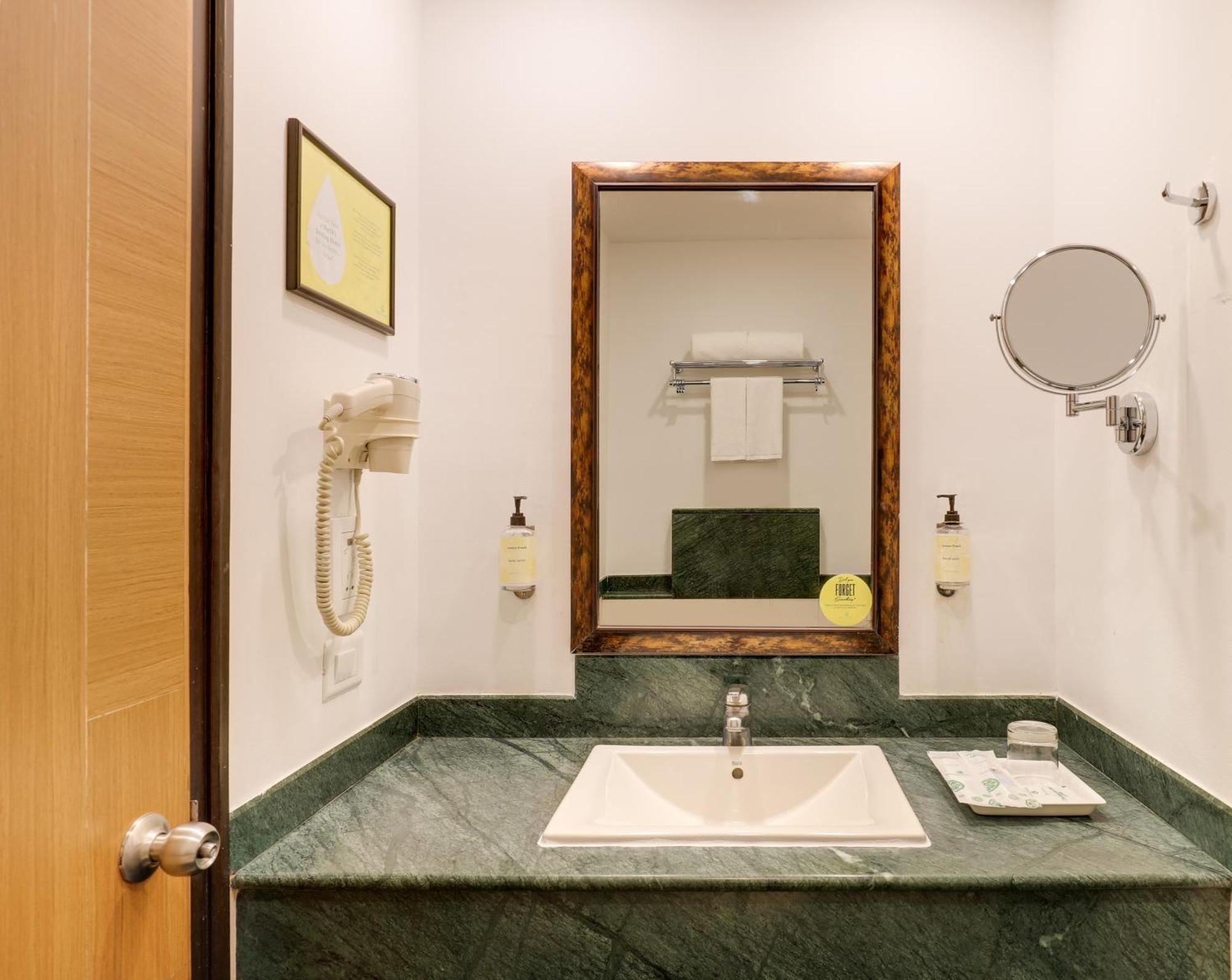 Lemon Tree Hotel Chandīgarh Zewnętrze zdjęcie